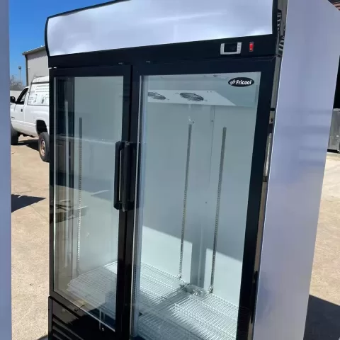 51 Glass Door Merchandiser Refrigerator Beverage Cooler With Swing Door 17